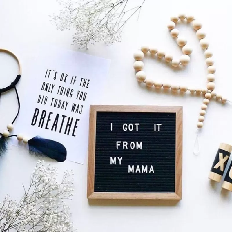 Best SOC 10×10 Inch Square Felt Letterboard Oak Wood Message Board 460 Plastic Letters Easel Drawstring Bag Felt Letter Board Home Decor